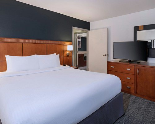 Courtyard by Marriott Tampa North I 75 Fletcher — Guest room