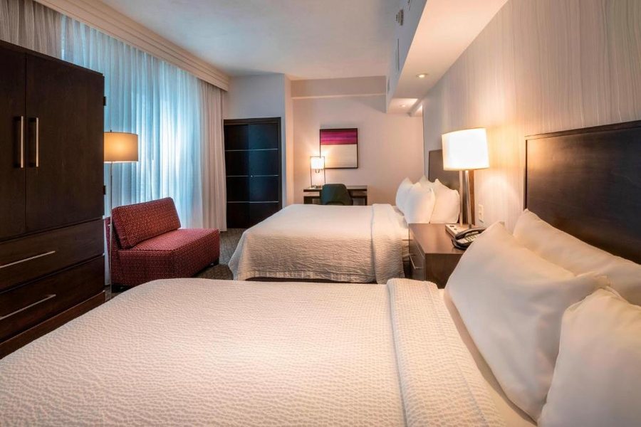 Courtyard by Marriott Tulsa Downtown — Guest room