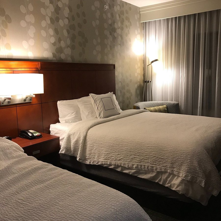 Courtyard by Marriott Tyler — Guest room