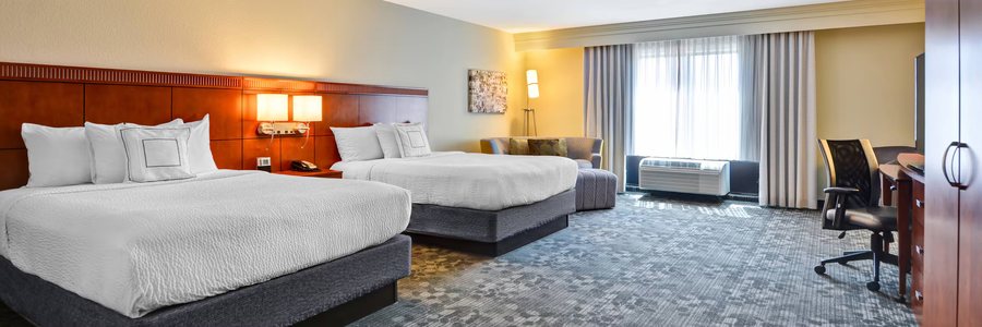 Courtyard by Marriott Wichita at Old Town — Guest room