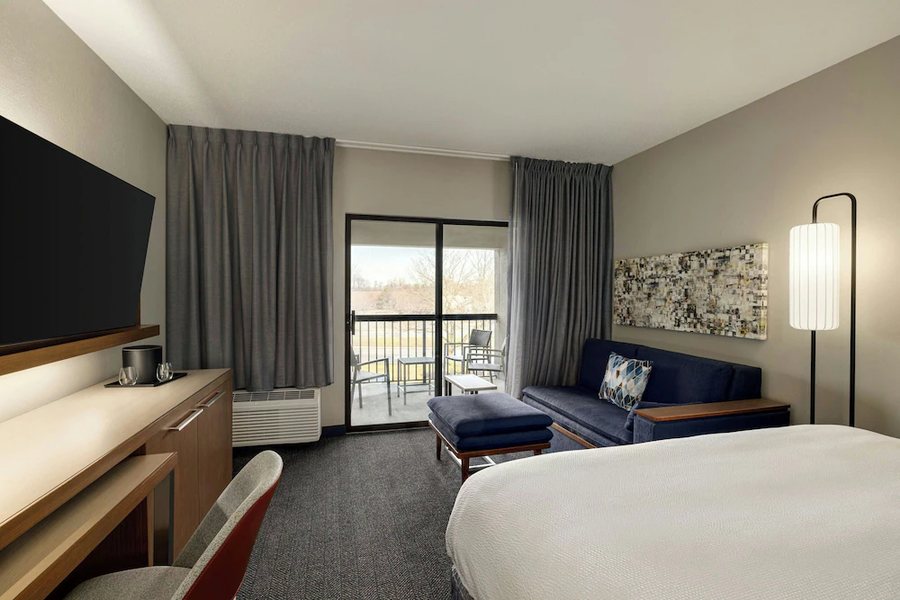 Courtyard by Marriott Wilmington Brandywine — Guest room