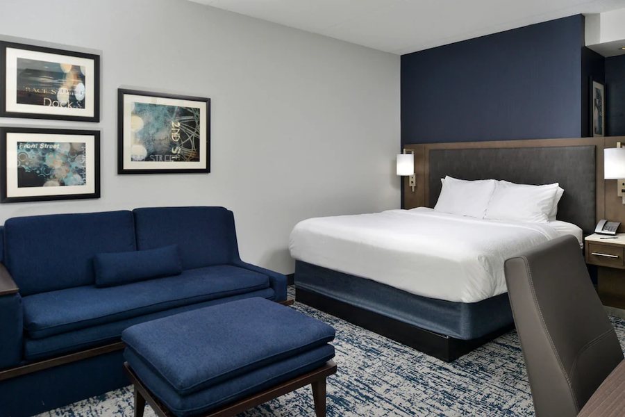 Courtyard by Marriott Wilmington Downtown Historic District — Guest room