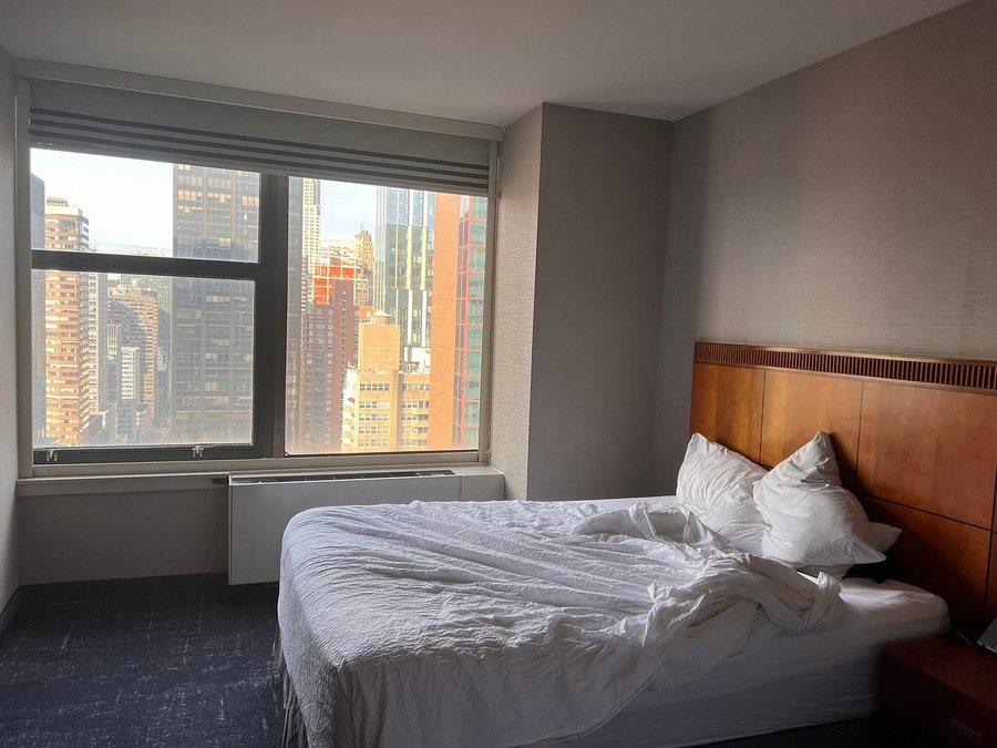 Courtyard New York Manhattan Midtown west — Guest room