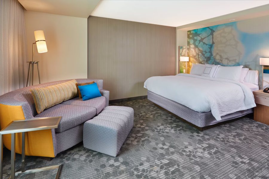 Courtyard Rome Riverwalk — Guest room