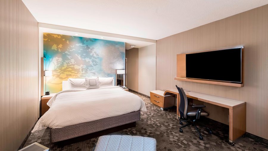 Courtyard Tampa Northwest Veterans Expressway — Guest room