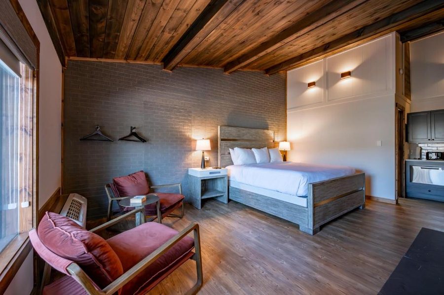 Cove Creek RV Resort — Guest room
