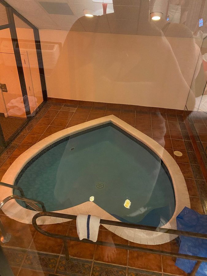 Cove Haven Resort — Bathroom