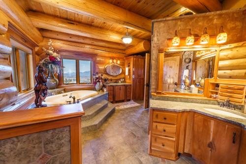 Coyote Bluff Estate — Bathroom
