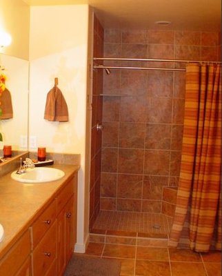 Coyote Cabin Rentals — Bathroom