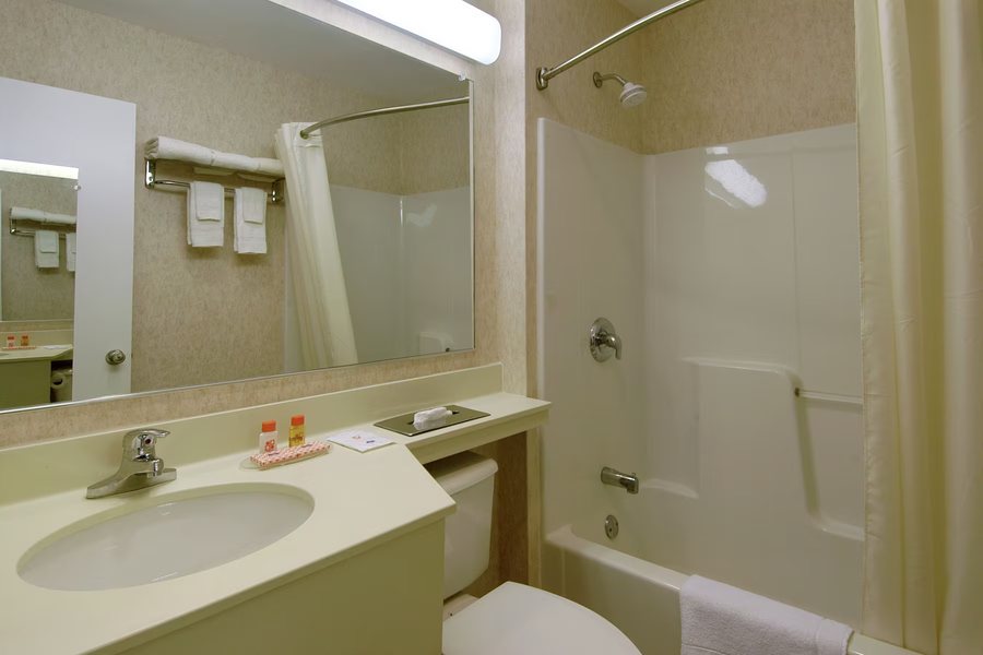 Cozy Corner Motel — Bathroom