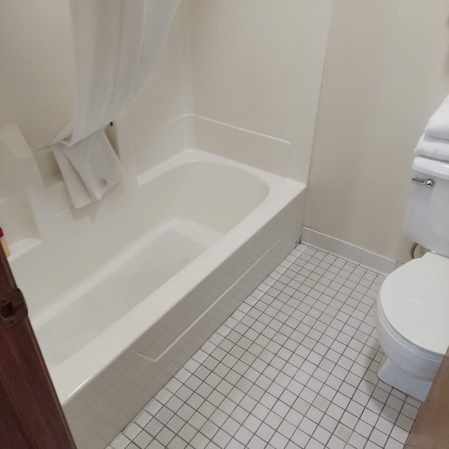 Cranberry Country Lodge — Bathroom
