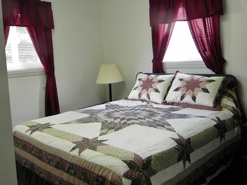 Creede Snowshoe Lodge — Guest room