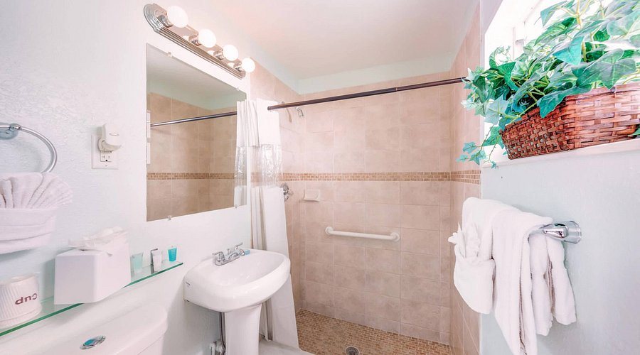 Creekside Inn — Bathroom