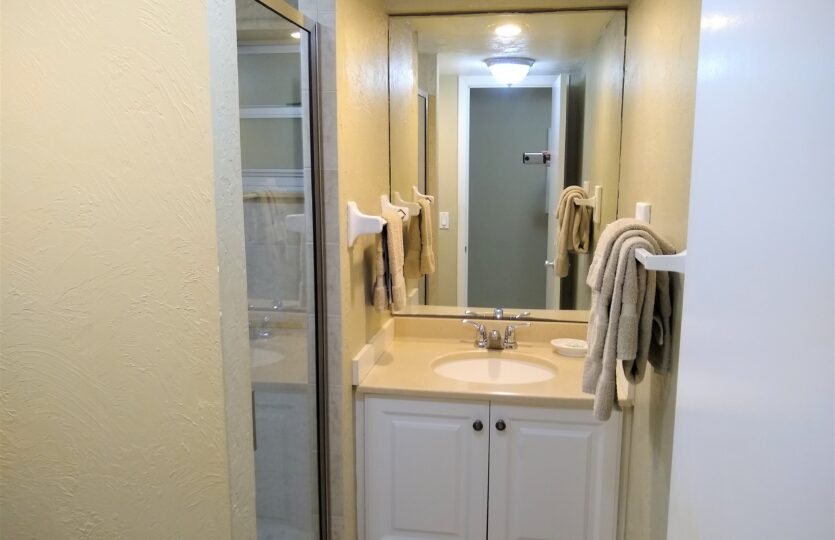 Crescent Arms Condominiums — Bathroom