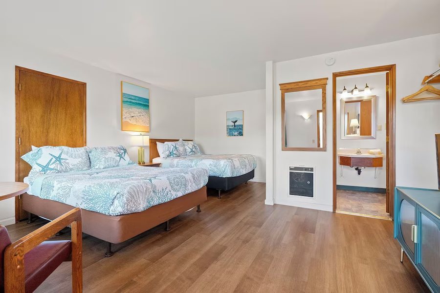 Crescent Beach Motel Crescent City California — Guest room
