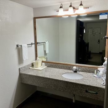 Crescent City Redwoods KOA — Bathroom