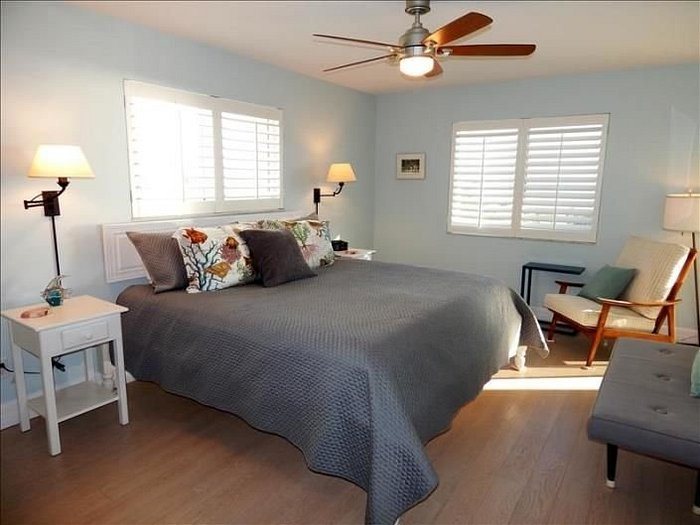 Crescent Royale Condominiums — Guest room