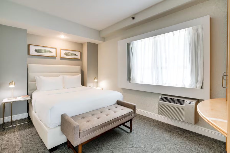 Crest Hotel Suites Miami Beach Florida — Guest room