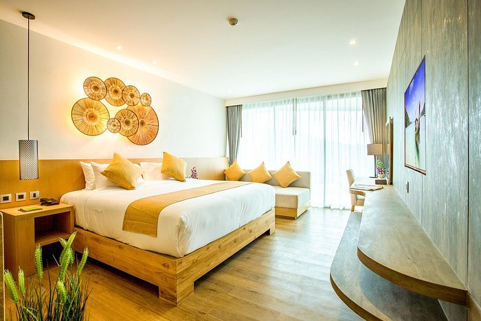 Crest Resort Pool Villas Patong Kathu Phuket — Guest room
