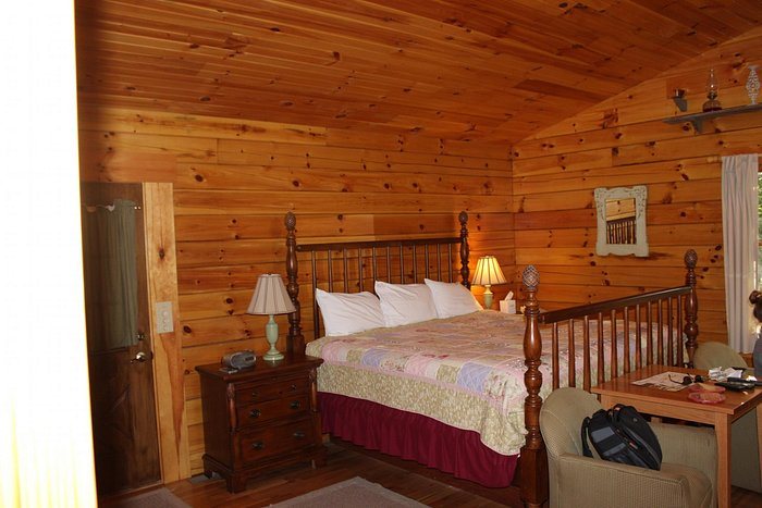 Cripple Creek KOA — Guest room