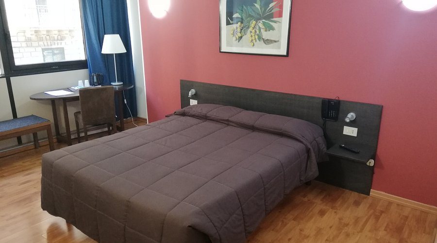 CRISTAL HOTEL PALERMO — Guest room