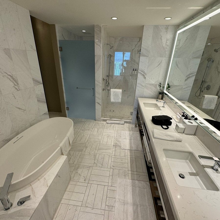 Crockfords Las Vegas LXR Hotels Resorts at Resorts World — Bathroom