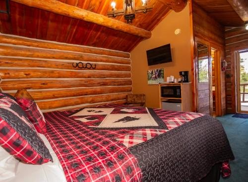 Crooked Creek Guest Ranch — Guest room