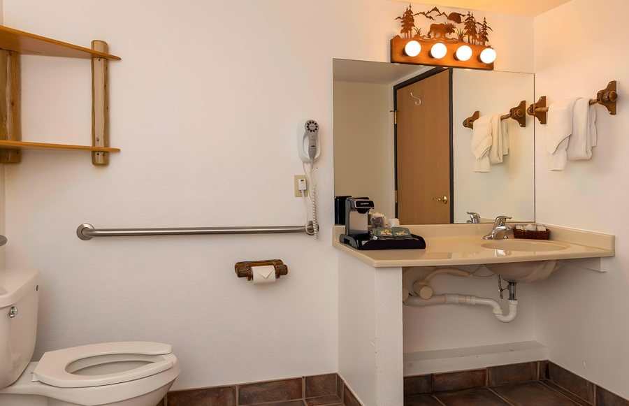 Crooked River State Park — Bathroom
