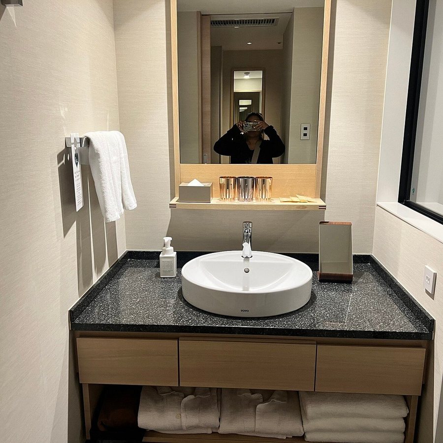 Cross Hotel Kyoto — Bathroom