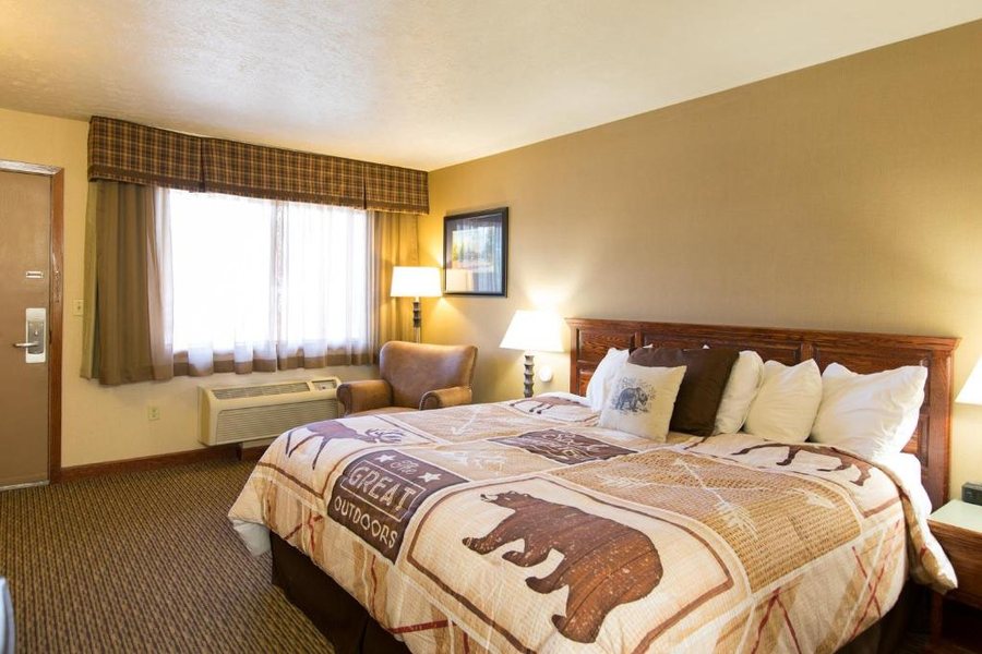 Crosswinds Inn — Guest room