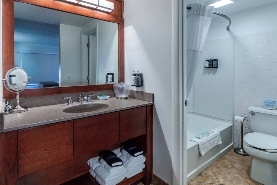 Crosswinds Rehoboth Beach — Bathroom