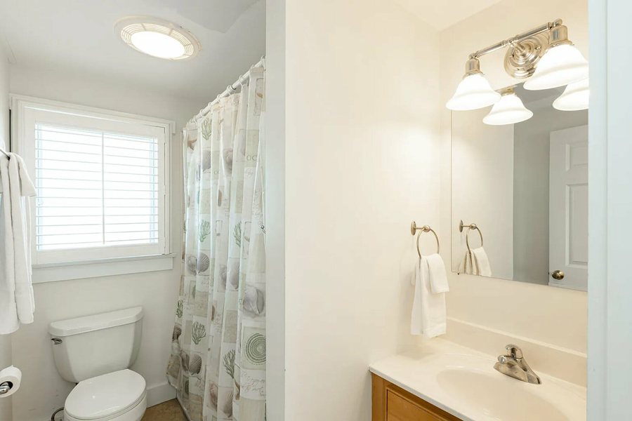 Crow s Nest Resort — Bathroom