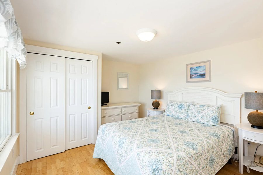Crow s Nest Resort — Guest room