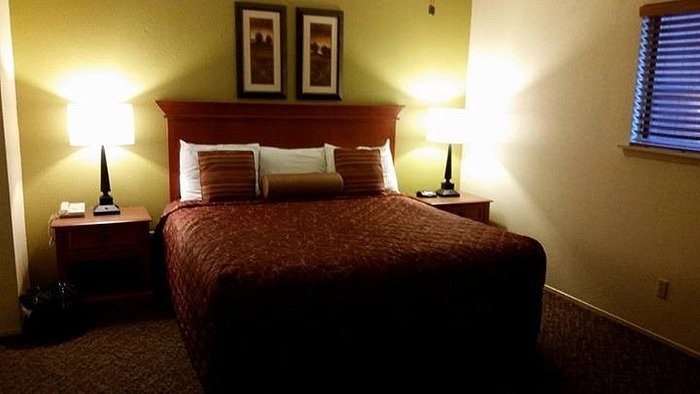 Crown Point Owners Association — Guest room