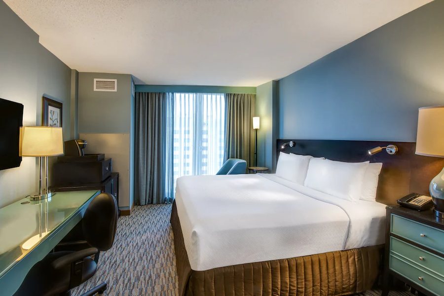 Crowne Plaza Chicago Ohare Hotel Conf Ctr By IHG — Guest room