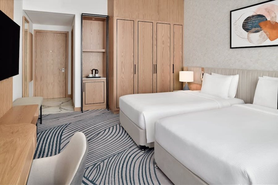 Crowne Plaza Dubai Jumeirah By IHG — Guest room