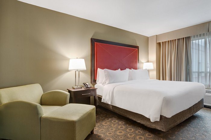 Crowne Plaza Houston Galleria Area by IHG — Guest room