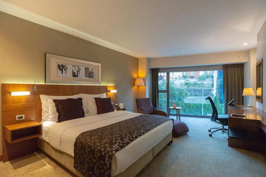 Crowne Plaza Istanbul Harbiye By IHG Istanbul — Guest room