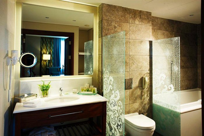 Crowne Plaza Istanbul Old City By IHG Istanbul — Bathroom