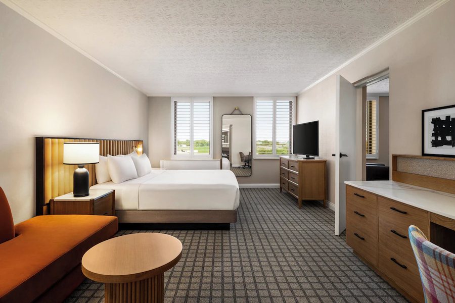 Crowne Plaza Louisville Airport Expo Ctr By IHG — Guest room
