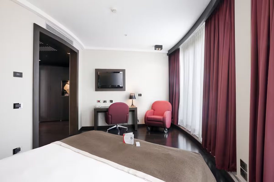 Crowne Plaza Milan City by IHG — Guest room