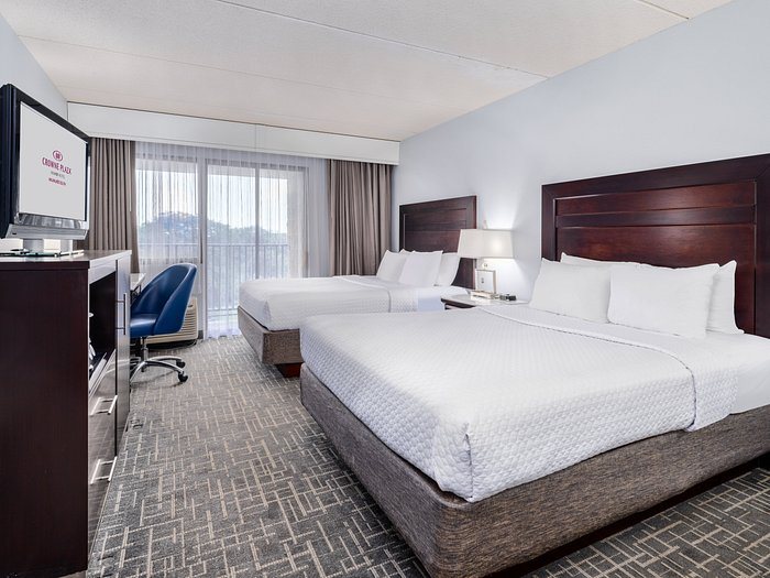Crowne Plaza Milwaukee Airport By IHG — Guest room