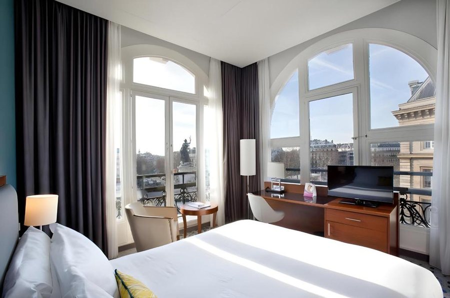 Crowne Plaza Paris Republique By IHG — Guest room