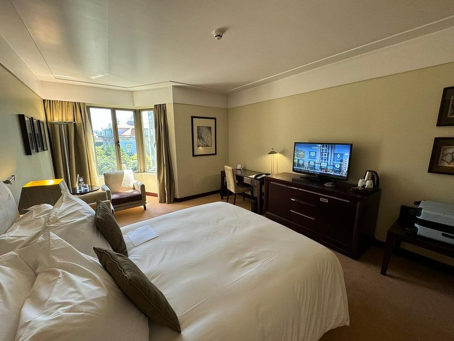 Crowne Plaza Porto By IHG — Guest room