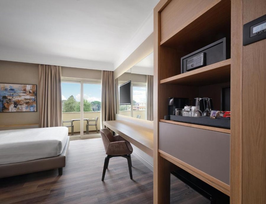 Crowne Plaza Rome St Peter s By IHG — Guest room