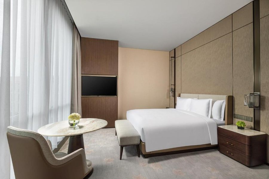 Crowne Plaza Shanghai by IHG — Guest room