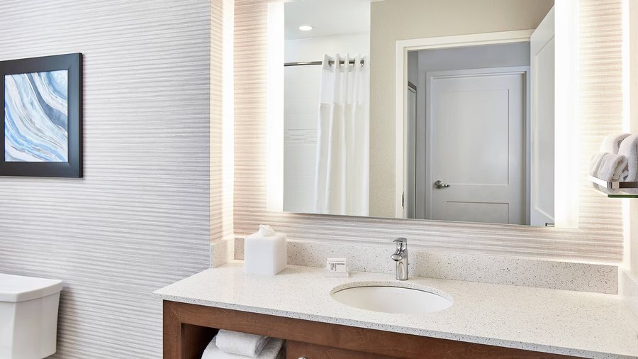 Crystal Bay Hotel — Bathroom