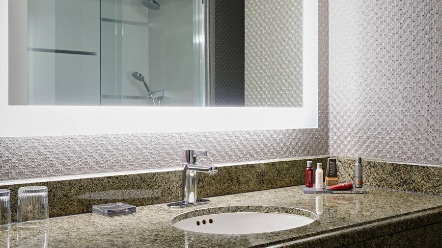 Crystal City Hotel — Bathroom
