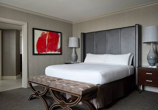 Crystal Gateway Marriott — Guest room