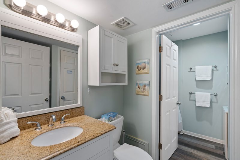 Crystal Sands Condominiums WEST — Bathroom